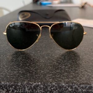 Ray-Ban RB3025 Classic Gold Aviators